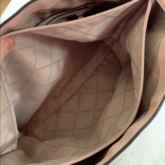 Micheal Kors purse and wallet - Picture 3 of 3